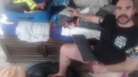 Snapshot of imthatfnguy chatting on 12/05/24, 08:00 I use to be imeverythingandnothing online show from 12/05/24, 08:00