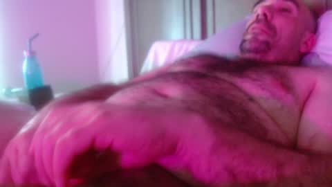 Snapshot of imthatfnguy chatting on 12/29/24, 05:22 I use to be imeverythingandnothing online show from 12/29/24, 05:22