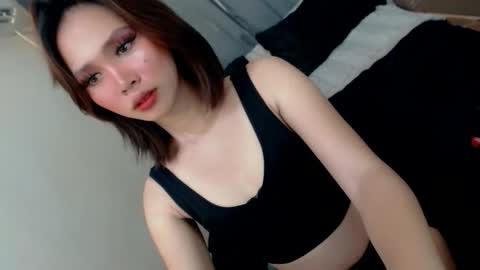 Snapshot of imyourfelicious chatting on 09/17/25, 03:19 hi its me pearl online show from 09/17/25, 03:19