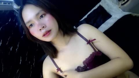Snapshot of imyourfelicious chatting on 10/18/25, 06:48 hi its me pearl online show from 10/18/25, 06:48