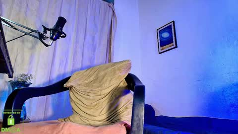 Snapshot of imyourg0d chatting on 09/24/25, 02:37 Daniel thumb up me please its important Im new INDEPENDENT MODEL online show from 09/24/25, 02:37