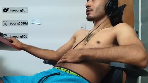 Snapshot of imyourg0d chatting on 01/11/26, 08:19 Daniel thumb up me please its important Im new INDEPENDENT MODEL online show from 01/11/26, 08:19