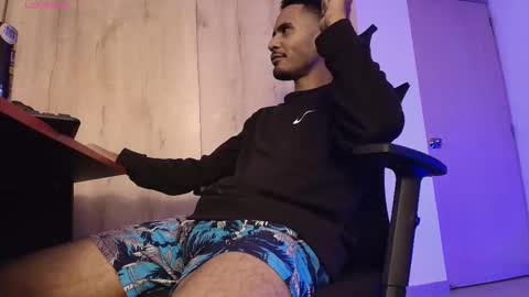 Snapshot of imyourg0d chatting on 02/25/26, 04:11 Daniel thumb up me please its important Im new INDEPENDENT MODEL online show from 02/25/26, 04:11