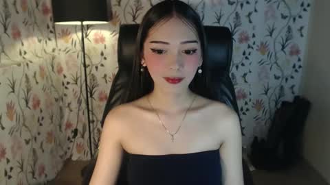 Snapshot of imyourlegalbaby chatting on 02/17/25, 04:31 Aki online show from 02/17/25, 04:31