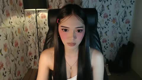 Snapshot of imyourlegalbaby chatting on 02/23/25, 12:27 Aki online show from 02/23/25, 12:27