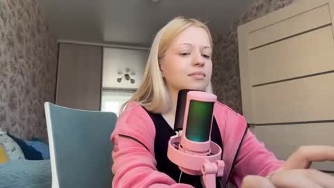 Snapshot of inamillsap chatting on 02/17/26, 11:07 Lola online show from 02/17/26, 11:07