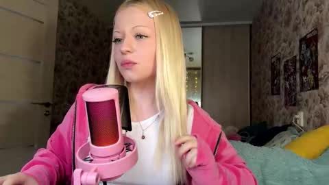 Snapshot of inamillsap chatting on 02/24/26, 11:41 Lola online show from 02/24/26, 11:41