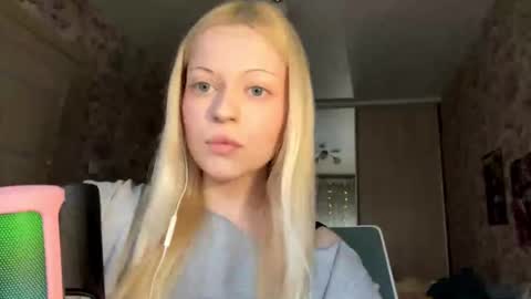 Snapshot of inamillsap chatting on 02/25/26, 12:48 Lola online show from 02/25/26, 12:48