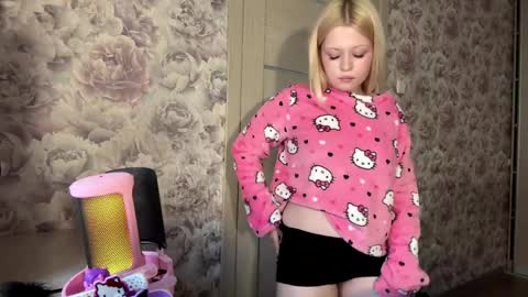 Lola online show from 04/01/26, 01:41