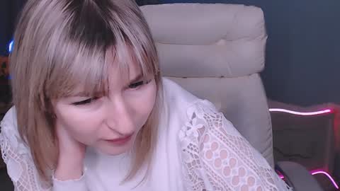 incredible_ariela online show from 12/18/24, 01:56