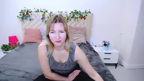 incredible_ariela online show from 10/22/25, 06:57