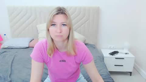 Snapshot of incredible_ariela chatting on 06/02/26, 06:37 incredible_ariela online show from 06/02/26, 06:37