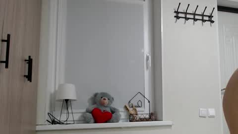 Della online show from 10/26/25, 05:19