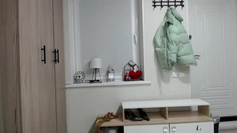 Della online show from 02/24/26, 07:01