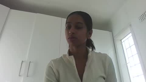 Snapshot of indanbella19 chatting on 05/08/26, 05:24 indanbella19 online show from 05/08/26, 05:24