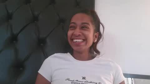 Snapshot of indanbella19 chatting on 05/15/26, 05:14 indanbella19 online show from 05/15/26, 05:14