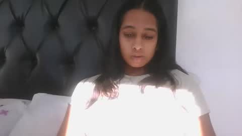 Snapshot of indanbella19 chatting on 06/05/26, 06:52 indanbella19 online show from 06/05/26, 06:52