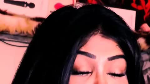 Bella Ambrosia online show from 11/28/25, 01:41