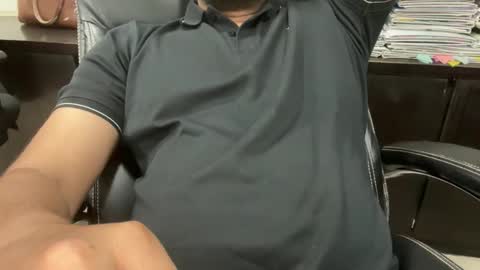 Snapshot of indian_gujju chatting on 10/17/25, 06:21 Jay online show from 10/17/25, 06:21