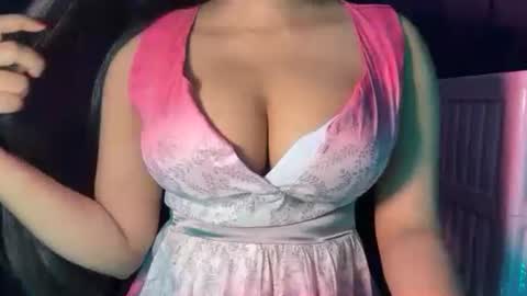 Raya  online show from 11/13/25, 06:01