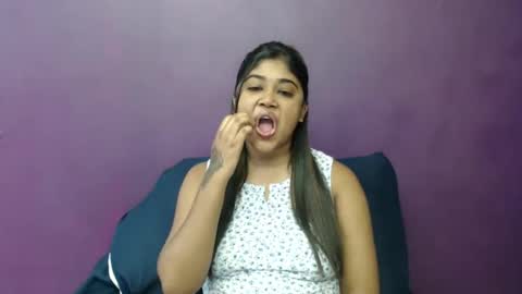 Snapshot of indian_rimmelx chatting on 01/17/25, 06:04 Melz online show from 01/17/25, 06:04