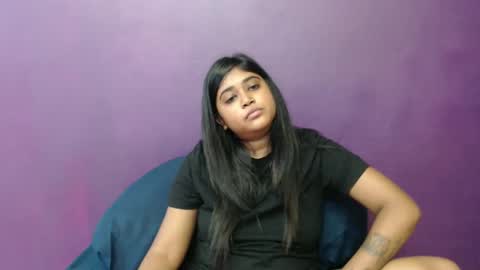 Snapshot of indian_rimmelx chatting on 02/28/25, 09:25 Melz online show from 02/28/25, 09:25