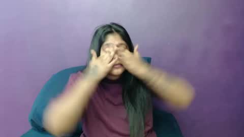 Snapshot of indian_rimmelx chatting on 03/11/25, 10:42 Melz online show from 03/11/25, 10:42