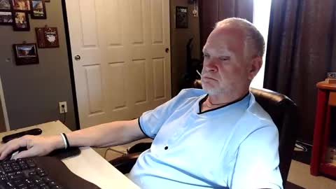 Papa online show from 04/27/26, 05:44