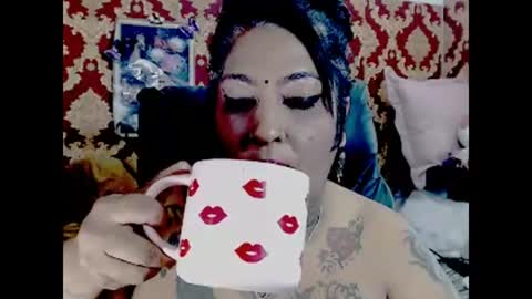 Snapshot of indiancatz2 chatting on 10/01/25, 04:35 anusha online show from 10/01/25, 04:35