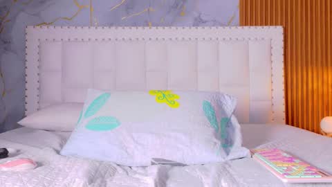 LITTLE AINHOA  online show from 10/28/25, 07:38