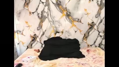 Lia online show from 09/26/25, 11:14