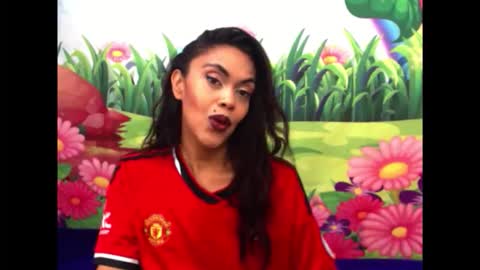 Lia online show from 10/26/25, 10:10