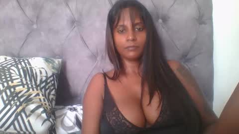 priya online show from 02/08/25, 06:43