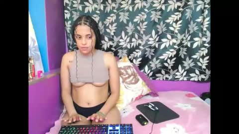 Snapshot of indianmaxine07 chatting on 10/09/25, 07:23 indianmaxine07 online show from 10/09/25, 07:23