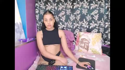 Snapshot of indianmaxine07 chatting on 10/20/25, 06:47 indianmaxine07 online show from 10/20/25, 06:47