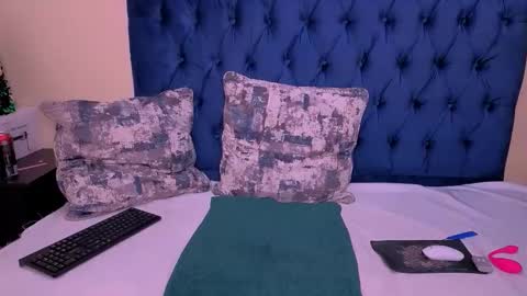 Mishka online show from 12/17/25, 05:41