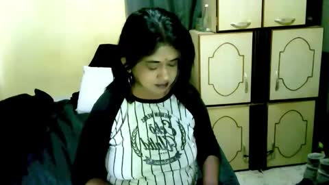 Snapshot of indianpleasures21 chatting on 06/01/26, 07:04 indianpleasures21 online show from 06/01/26, 07:04