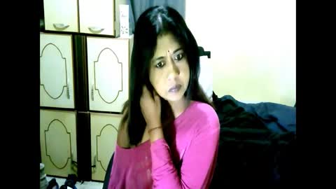 Snapshot of indianpleasures21 chatting on 06/09/26, 04:57 indianpleasures21 online show from 06/09/26, 04:57