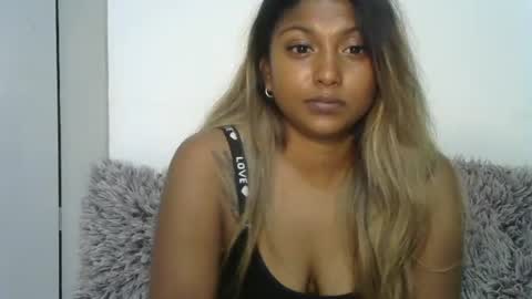 indianqtpie6 online show from 11/10/25, 06:40