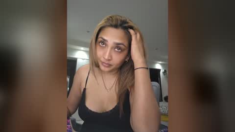 Snapshot of indianromance chatting on 04/15/26, 10:21 Yazmin online show from 04/15/26, 10:21