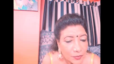 indiansarika65 online show from 01/30/25, 04:45
