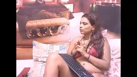 Snapshot of indiansexyass4u2luv chatting on 01/14/25, 12:43 indiansexyass4u2luv online show from 01/14/25, 12:43