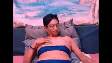 Snapshot of indianspicy69 chatting on 12/13/24, 04:54 Shreya online show from 12/13/24, 04:54