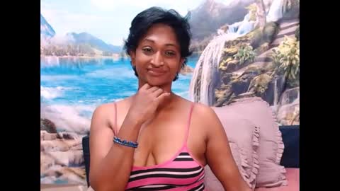 Snapshot of indianspicy69 chatting on 02/25/25, 10:15 Shreya online show from 02/25/25, 10:15