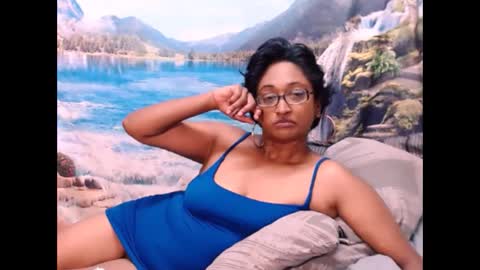 Snapshot of indianspicy69 chatting on 03/05/25, 12:16 Shreya online show from 03/05/25, 12:16