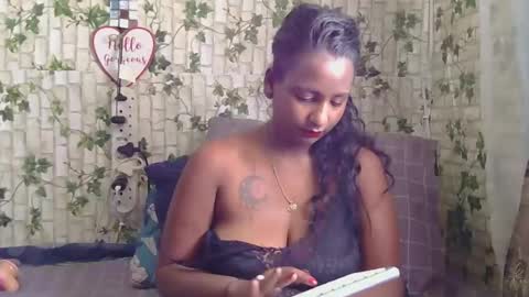 Snapshot of indiantina01 chatting on 02/20/25, 07:23 tina online show from 02/20/25, 07:23