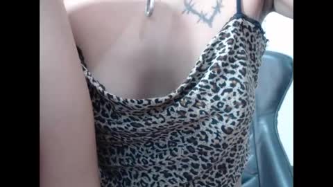 Indiazinha online show from 12/04/25, 11:08