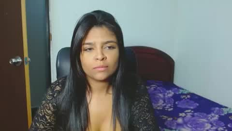 Aleja vallejo online show from 02/04/25, 01:23