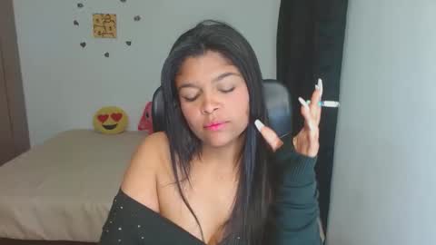 Aleja vallejo online show from 10/21/25, 01:01