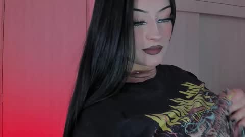 Snapshot of indie_78 chatting on 09/26/25, 07:07 Hey Im Indie follow me on my instagram online show from 09/26/25, 07:07